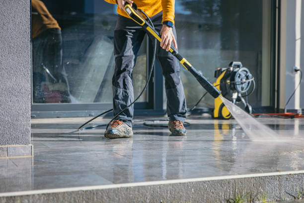 Best Deck Pressure Washing  in Adrian, MN